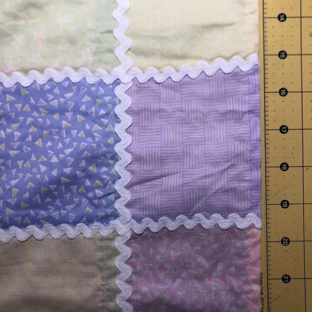 🛒 $32 Quilt Cotton Fabric 3 3/4 yards Pastel Cheater Quilt Real Rick Rack